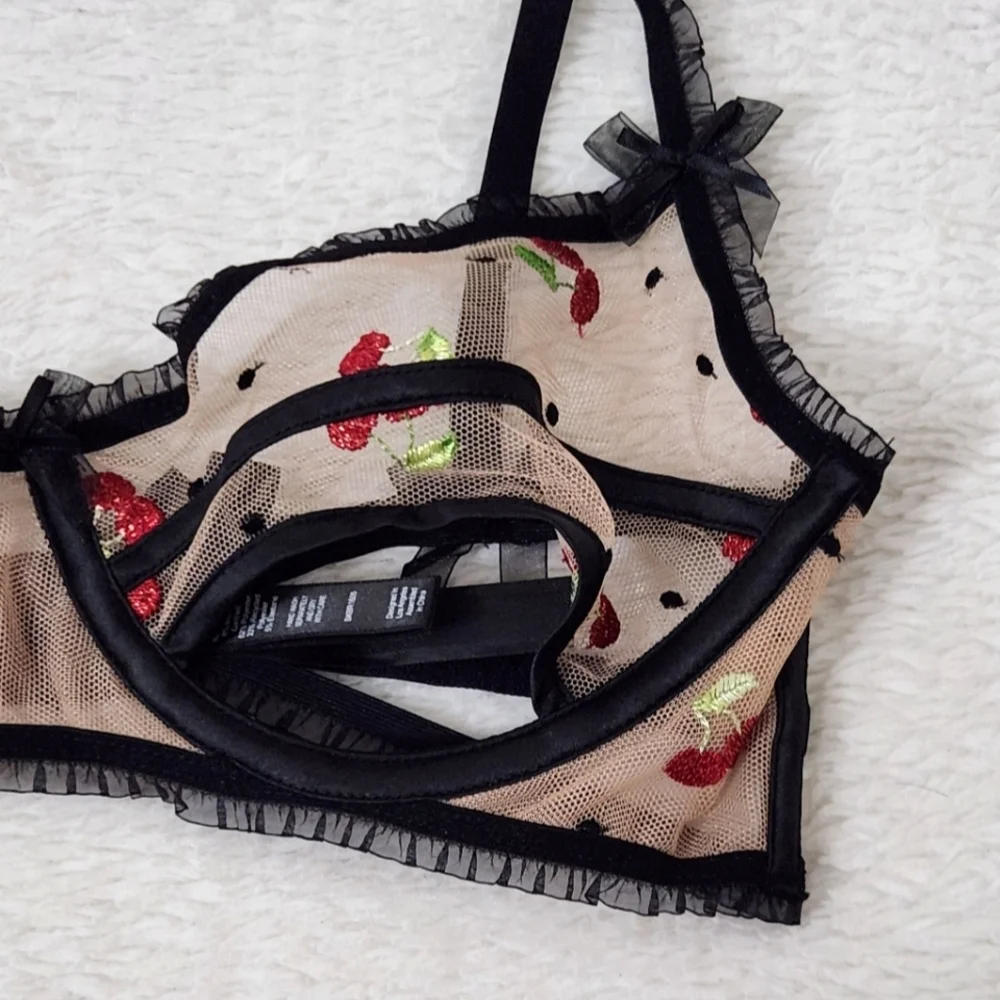 Neq!For Love and‎ Lemons Cherry Embroidered Bra